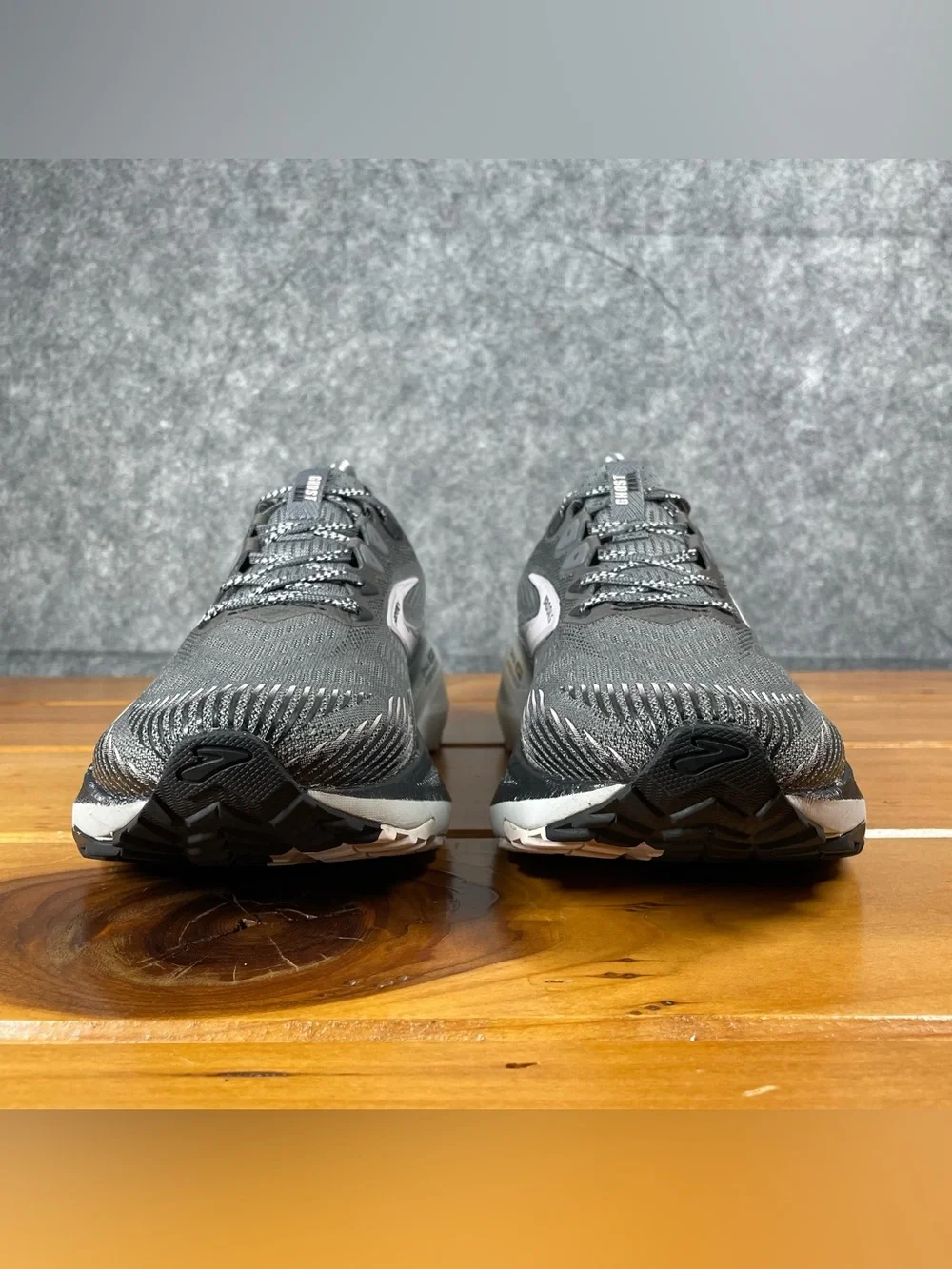 Brooks Ghost Trail Womens Size 9.5 B Gray Black Trail Running Shoes 1204641B037